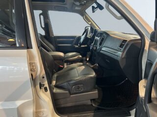 Mitsubishi Pajero 5-dörrar 3.2 Di-D 4WD Skinn/7-sits/Pano/Drag/Kamera/SoV – bild 10