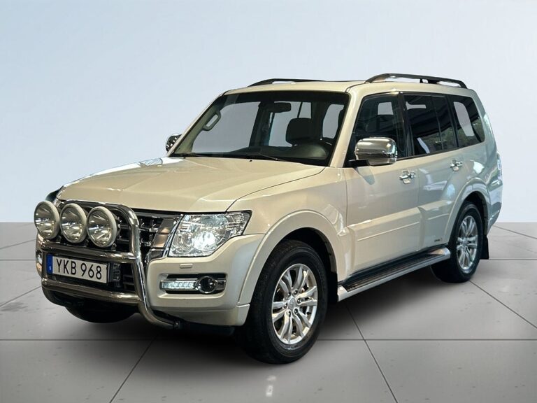 Mitsubishi Pajero 5-dörrar 3.2 Di-D 4WD Skinn/7-sits/Pano/Drag/Kamera/SoV