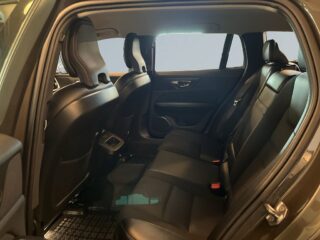Volvo V60 Cross Country D4 AWD Aut Momentum Pro Dvärm/Kamera/Dragkrok – bild 13