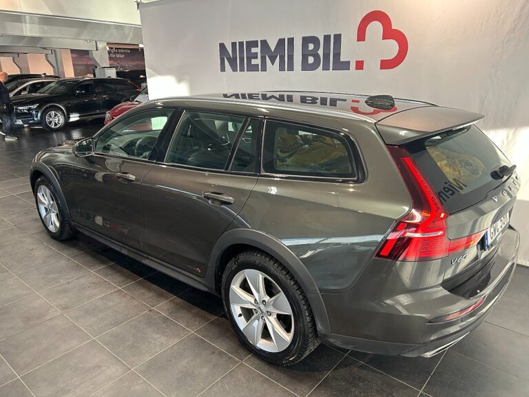 Volvo V60 Cross Country D4 AWD Aut Momentum Pro Dvärm/Kamera/Dragkrok