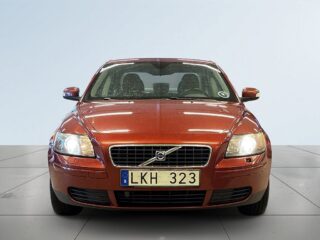 Volvo S40 1.6 D Kinetic S&V-däck/Drag/Motorvärmare/Nyservad – bild 2