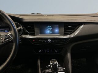 Opel Insignia Sports Tourer 1.6 S&V-däck/Drag/Psens/MoK/Rattvärme – bild 11