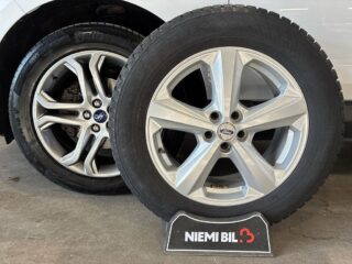 Ford Edge 2.0 TDCi Bi-Turbo AWD Powershift Titanium Drag Navi S&V – bild 20