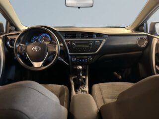 Toyota Auris 1.4 D-4D Life Motorvärmare/SoV/Fhåll/AC – bild 8