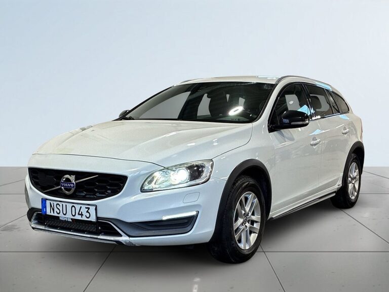 Volvo V60 Cross Country D4 AWD Aut Momentum Business Drag Värmare Psens S&V