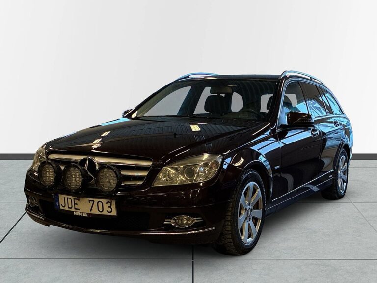 Mercedes-Benz C 250 4MATIC Sov-däck/Drag/P-sens/D-värmare/Kedja