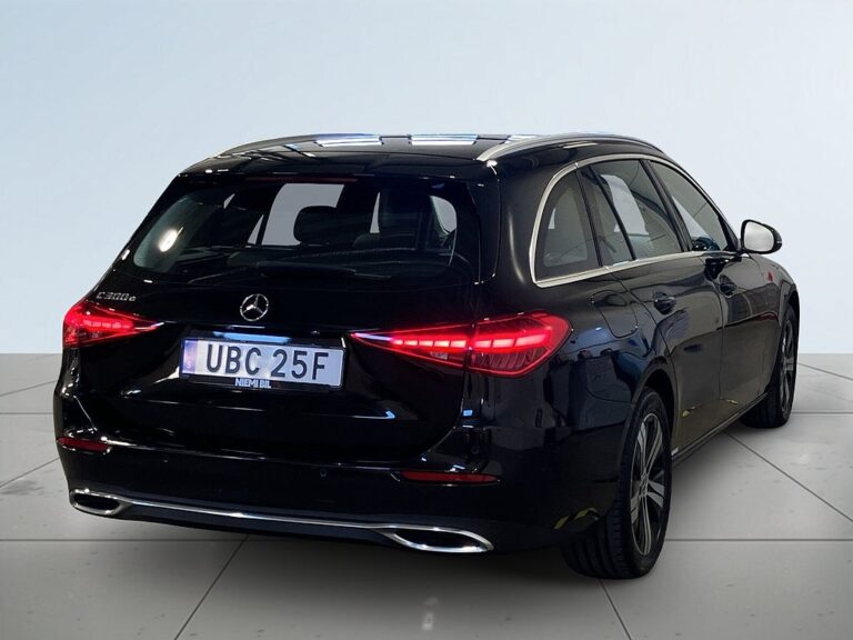 Mercedes-Benz C 300 T e Aut Avantgarde Värmare Kamera Psens MOMS S&V
