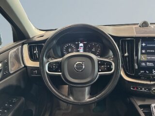 Volvo XC60 B4 AWD Inscription S&V-hjul/Pano/B&W/Drag/Skinn/360kam – bild 9