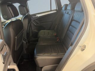 Volkswagen Tiguan 2.0 TSI 4Motion R-Line Värmare Drag Bkamera S&V – bild 13