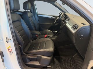 Volkswagen Tiguan 2.0 TSI 4Motion R-Line Värmare Drag Bkamera S&V – bild 10