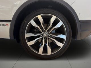Volkswagen Tiguan 2.0 TSI 4Motion R-Line Värmare Drag Bkamera S&V – bild 14