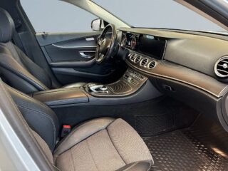 Mercedes-Benz E 220 d 4MATIC Avantgarde dragkrok 360° S&V-däck navi – bild 10