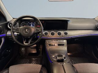 Mercedes-Benz E 220 d 4MATIC Avantgarde dragkrok 360° S&V-däck navi – bild 8