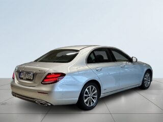 Mercedes-Benz E 220 d 4MATIC Avantgarde dragkrok 360° S&V-däck navi – bild 6