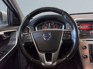 Volvo XC60 D4 AWD Geartronic Classic Summum S&V/Pano/Kamera/Dvärm – bild 9