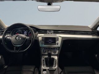 Volkswagen Passat Sportscombi 1.4 TSI AWD Drag Skinn Värmare Kamera S&V – bild 8