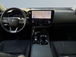 Lexus NX 450h+ Executive MOMS/SoV-Däck/Pano/Elstol/360/HuD – bild 8