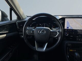 Lexus NX 450h+ Executive MOMS/SoV-Däck/Pano/Elstol/360/HuD – bild 9