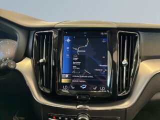 Volvo XC60 B4 AWD Pro Ed Dragkrok B-kamera Navi CarPlay S&V-däck – bild 15