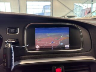 Volvo V40 D3 Geartronic R-Design VOC/S&V-Hjul/Dvärm/Navigation/BT – bild 18
