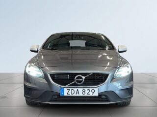 Volvo V40 D3 Geartronic R-Design VOC/S&V-Hjul/Dvärm/Navigation/BT – bild 2
