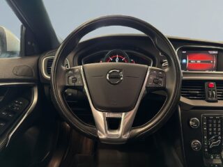 Volvo V40 D3 Geartronic R-Design VOC/S&V-Hjul/Dvärm/Navigation/BT – bild 9