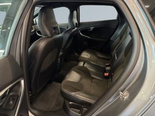 Volvo V40 D3 Geartronic R-Design VOC/S&V-Hjul/Dvärm/Navigation/BT – bild 13