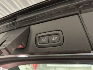 Volvo V90 D4 AWD Inscription Drag Pvärm Skinn Kamera GPS SoV – bild 17