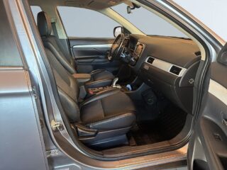 Mitsubishi Outlander PHEV CVT Business Drag/MoK-Värm/S&V/Kamera/Extraljus – bild 10