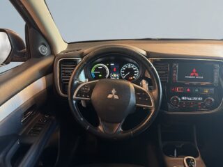 Mitsubishi Outlander PHEV CVT Business Drag/MoK-Värm/S&V/Kamera/Extraljus – bild 9