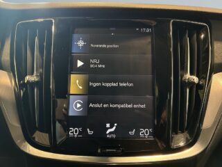 Volvo V60 D3 AWD Aut Momentum Kamera Cockpit Värmare Psens S&V – bild 16