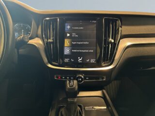 Volvo V60 D3 AWD Aut Momentum Kamera Cockpit Värmare Psens S&V – bild 10