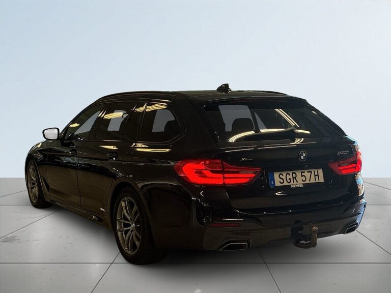 BMW 530i xDrive Touring M Sport Drag Kamera Rattvärme Mvärme S&V