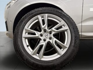 Volvo XC60 B4 AWD Geartronic R-Design S&V/Drag/Pano/H&K/Dvärm/ VOC – bild 14