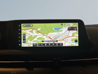 Nissan Ariya 90 kWh AWD BOSE-ljud 360°kamera Panorama Navi S&V-däck – bild 15