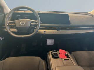 Nissan Ariya 90 kWh AWD BOSE-ljud 360°kamera Panorama Navi S&V-däck – bild 8