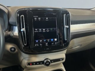 Volvo XC40 T3 Momentum Advanced S&V-hjul/360/Keyless/Carplay/Navi – bild 15