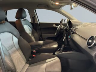 Audi A1 Sportback 1.6 TDI S Tronic ISOFIX Sportstolar/Ratt S&V – bild 9