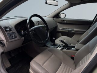 Volvo S40 1.6 D Kinetic SoV-Däck/Drag/Värmare – bild 7