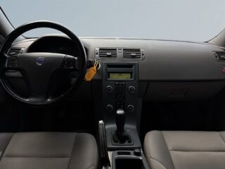 Volvo S40 1.6 D Kinetic SoV-Däck/Drag/Värmare – bild 8