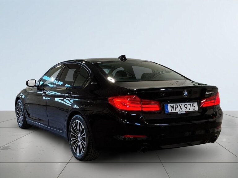 BMW 530e iPerformance Sport-Line Kamera Cockpit Rattvärme S&V