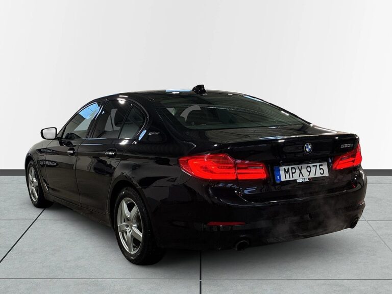 BMW 530e iPerformance Sedan Aut Sport line Kamera Navi S&V