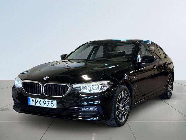 BMW 530e iPerformance Sport-Line Kamera Cockpit Rattvärme S&V