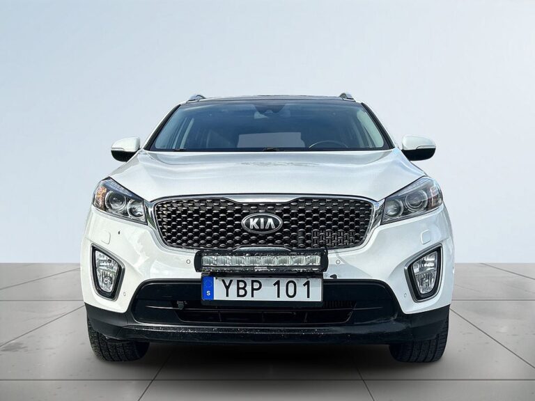 Kia Sorento 2.2 CRDi AWD Business 7-sits Drag Kamera Pano Navi S&V