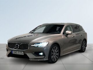 Volvo V60 T6 AWD Inscription Pvärm Pano GPS H/K CarPlay HuD SoV – bild 16