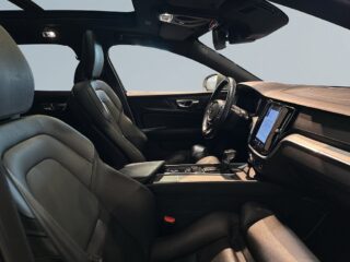Volvo V60 T6 AWD Inscription Pvärm Pano GPS H/K CarPlay HuD SoV – bild 10