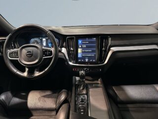 Volvo V60 T6 AWD Inscription Pvärm Pano GPS H/K CarPlay HuD SoV – bild 8