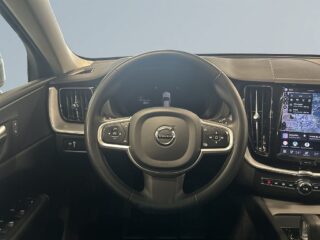 Volvo XC60 B4 AWD Automat Drag/Kamera/M-Värmare/P-Värmare/S&V-Däck – bild 9