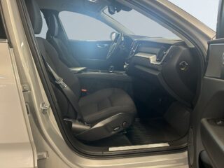 Volvo XC60 B4 AWD Automat Drag/Kamera/M-Värmare/P-Värmare/S&V-Däck – bild 10