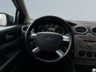 Ford Focus 5-dörrars Flexifuel Nybes/SoV-Däck/Värmare/Extraljus – bild 9